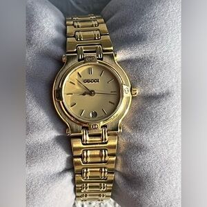 Gucci 9200L  gold plated 10microns ladies watch